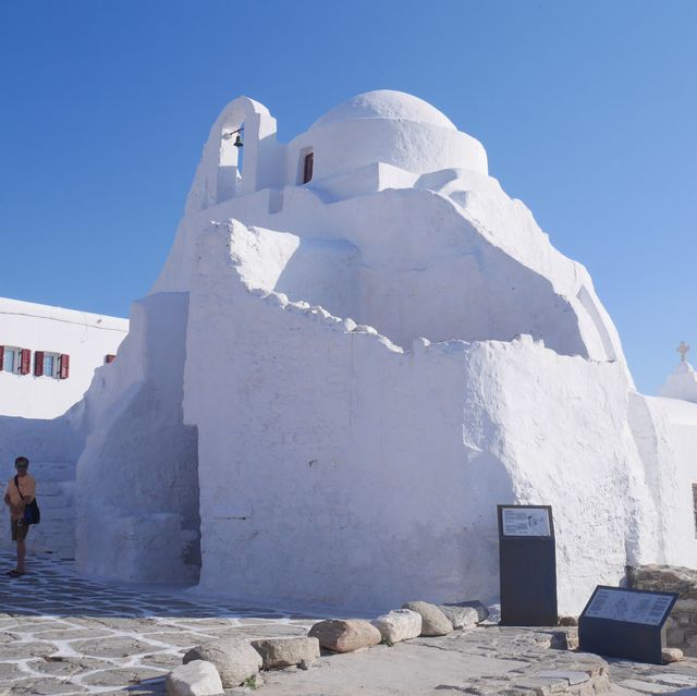 越夜越多人的希臘渡假島嶼Mykonos