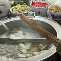 ทานบะหมี่ รับปีมังกร ที่ตลาดน้อย