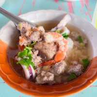หาดบางแสนน้ำใส