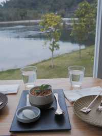 無遮擋湖景Cafe，浪漫約會打卡好地方