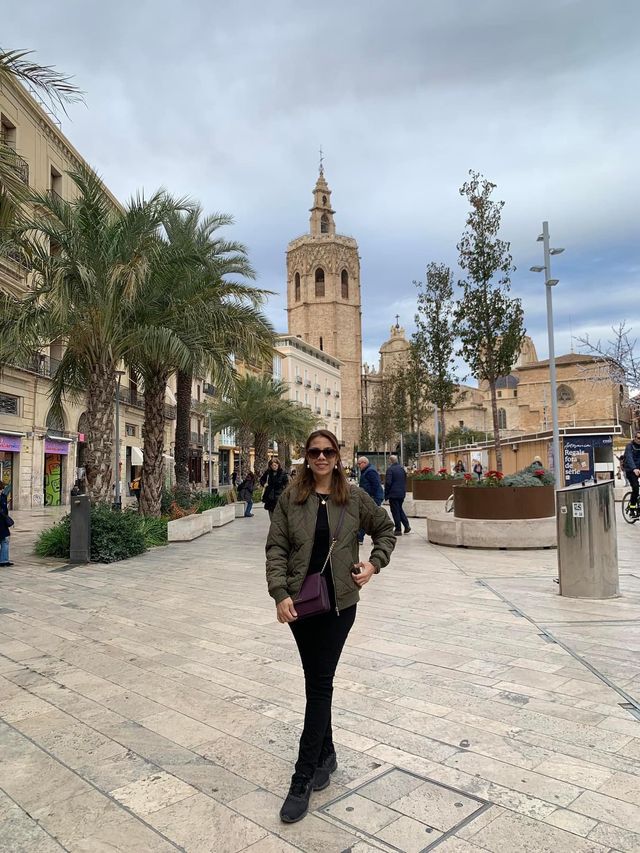 Wonderful walk at Plaza de la Reina🥰