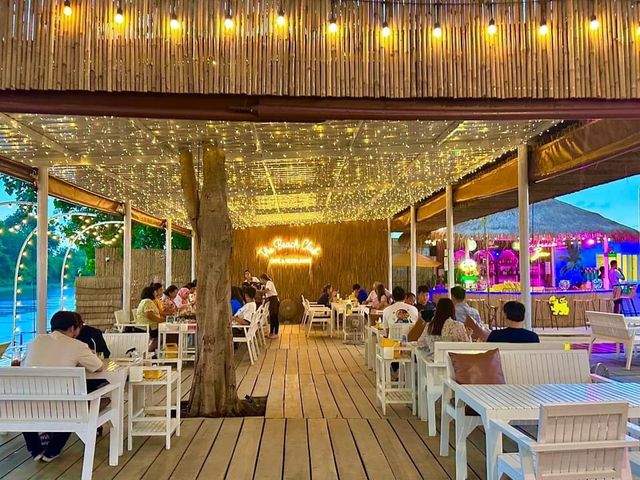  The Beach กลางกรุง  🏖️