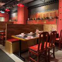 《尖沙咀宮廷風火鍋店》