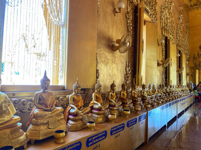 วัดปากน้ำโจ้โล้ พระอุโบสถสีทอง
