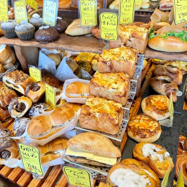 【名護必試】PANCHORI-NA麵包店：吉卜力風格，早點來買！