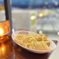 飛行機を眺めながらいただく🍽️美味しいパンケーキ☁️