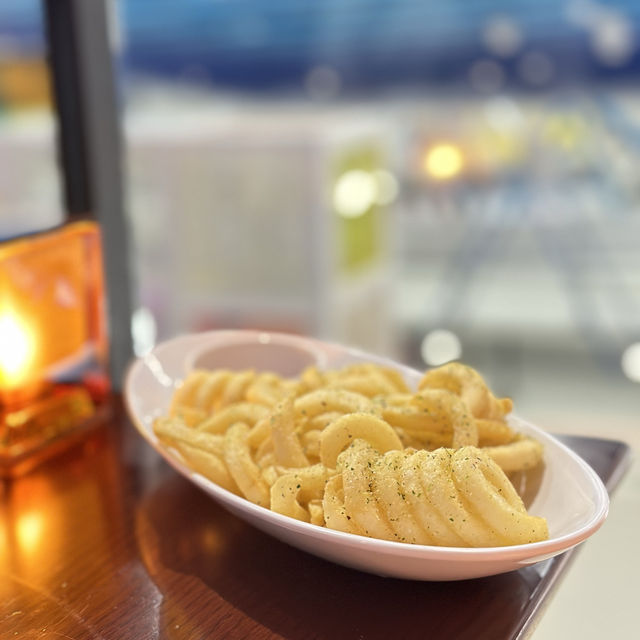 飛行機を眺めながらいただく🍽️美味しいパンケーキ☁️