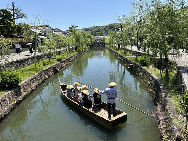 岡山・倉敷。美観地区、倉敷川の『くらしき川舟流し』