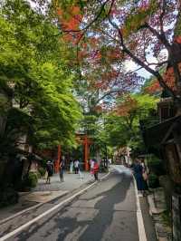 日本京都-攝影者最愛的點燈石階：貴船神社