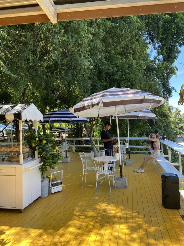 Cute Café with Stunning River Views in Kanchanaburi 🇹🇭