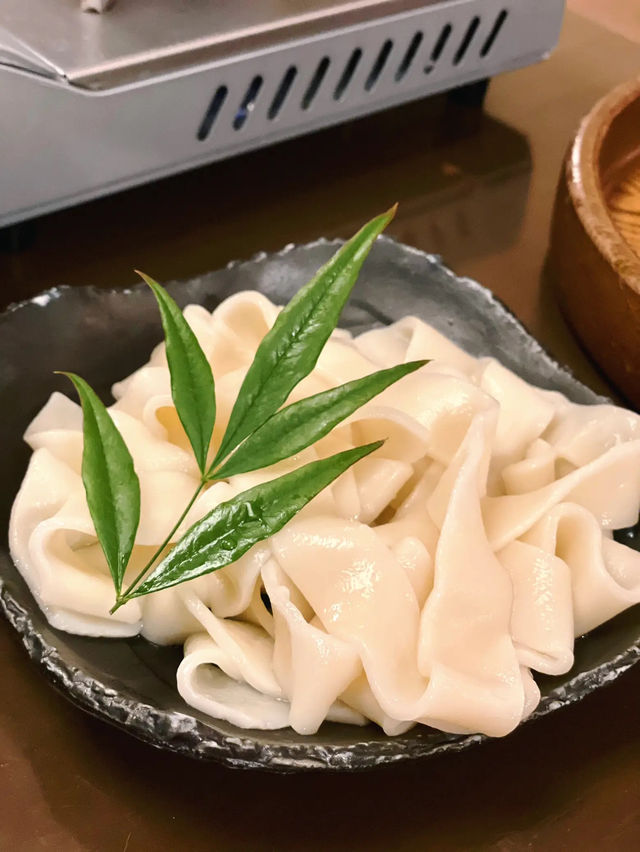 【山中湖】富士山幻の豚肉を使用した絶品しゃぶしゃぶとすき焼き🐷