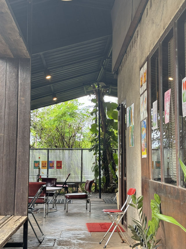 คาเฟ่สุดแนว Black Dog Coffee
