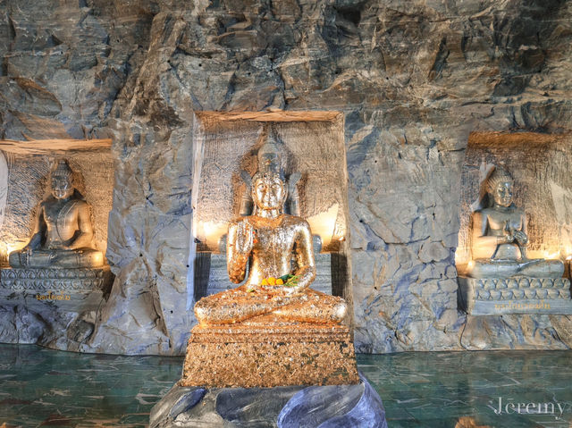 รีวิว แกะสลักพระใหญ่ (เมืองโบราณอู่ทอง) 