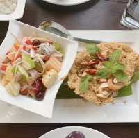 ณดล สตรีมไซด์ ไทย วิลล่า