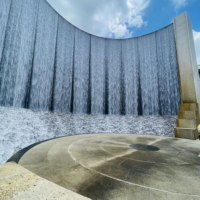 Gerald D. Hines Waterwall Park: A Serene City Escape