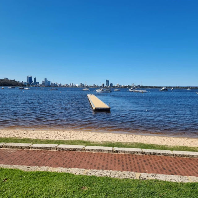 A Riverside Retreat Just Minutes from the City