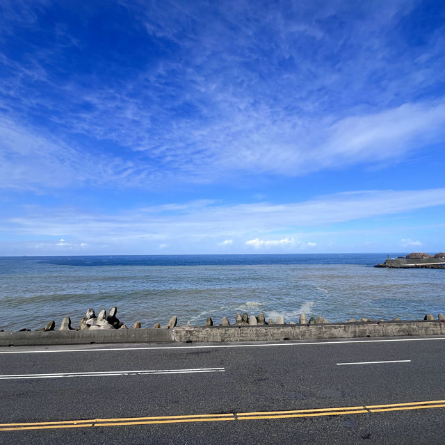 YinYangHai(阴阳海) - A bay where the sea is a mix of yellow & blue.