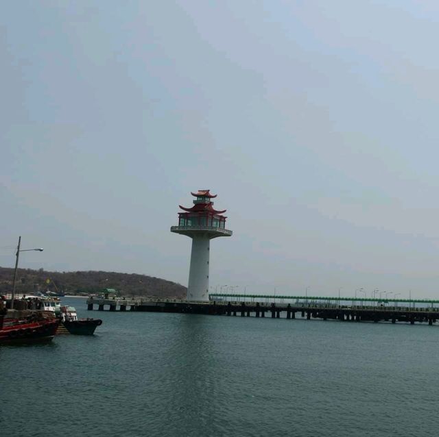 เกาะสีชัง 1 คืน พักผ่อนใจ