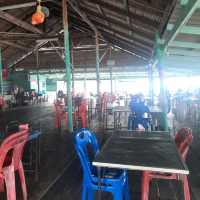 ร้านอาหารวิวดี ป้ายรอบร้านแปลกดี