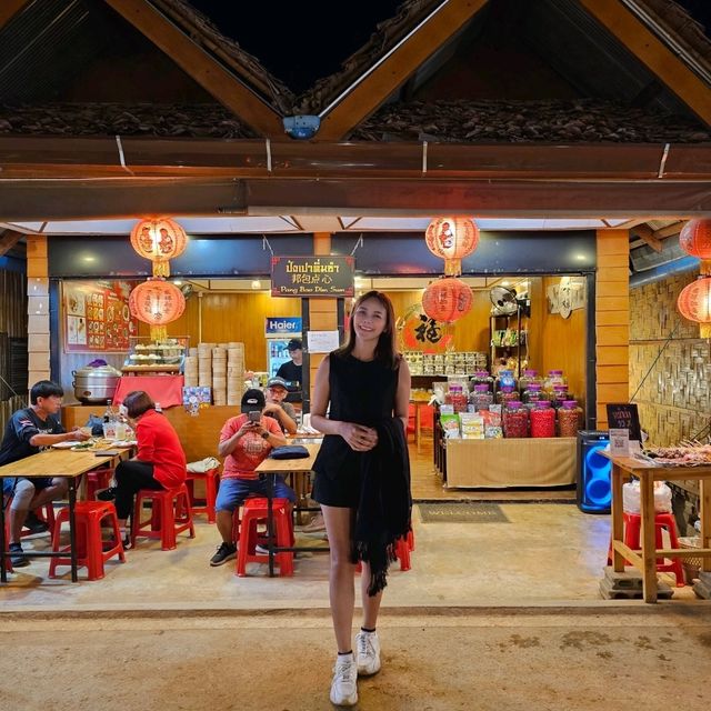 ล่องเรือ ชมแสงไฟบ้านรักไทย แม่ฮ่องสอน