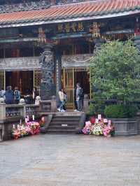 วัดหลงซาน (Longshan Temple)