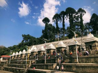 PASHUPATINATH TEMPLE - THE LARGEST HINDU TEMPLE IN NEPAL