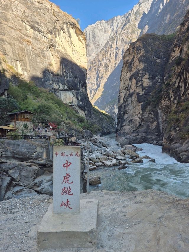 I Solo-ed hiked the Tiger Leaping Gorge Hike in China