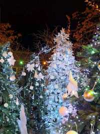 크리스마스에 진심인 여주 트리카페🎄