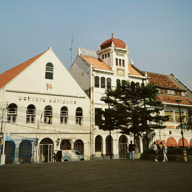 Batavia Harbour: Where History Sails