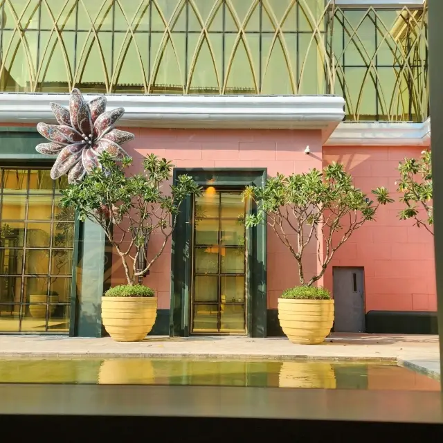 afternoon stroll at okada manila