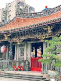 ขอพรแบบปังๆ ที่วัดหลงซาน | Longshan Temple