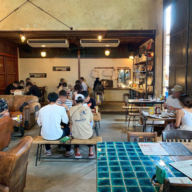 Unique Cafe Vibes at SOUL TREE in Futako-Tamagawa