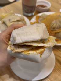 Gan Mei Alley: A Modern Taiwanese Breakfast Spot with Crispy Xiao Long Bao in Ximending