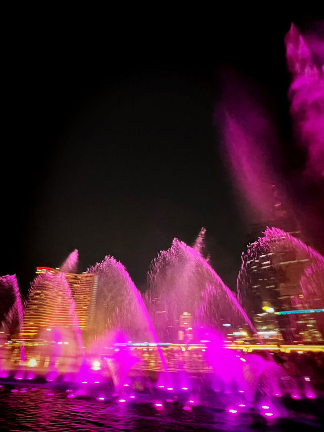 全泰國最大最新的商場Icon Siam~泰國水舞間+Light Show