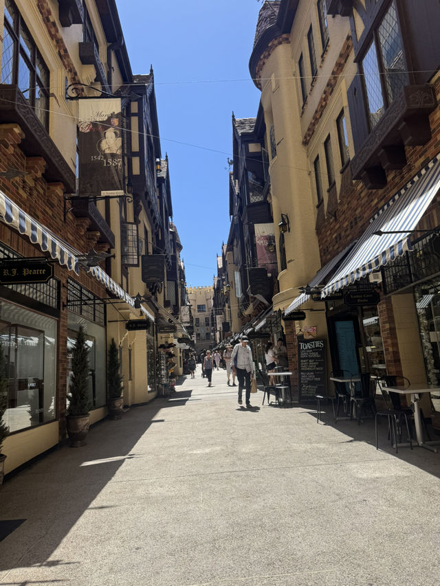 Charming London Court of Perth’s CBD