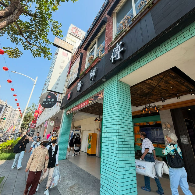 三多路上（湯師傅）鍋物.食材新鮮.麻辣瓜子醬非吃不可