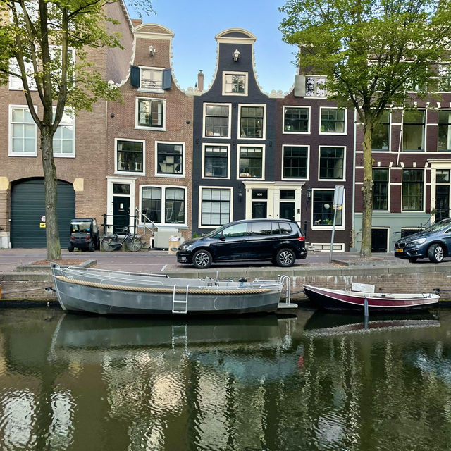 Amsterdam, one of my favorite cities in Europe👫😎❤️