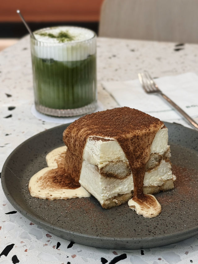🇭🇰 香港 Work-friendly 荃灣區 cafe 環境裝潢精緻 座位寬敞舒適 彩光超好
