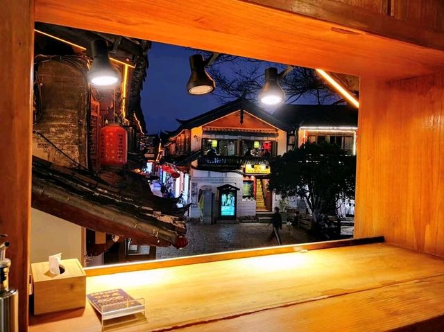 品嚐雲南道地的小吃美食---雲客橋過橋米線