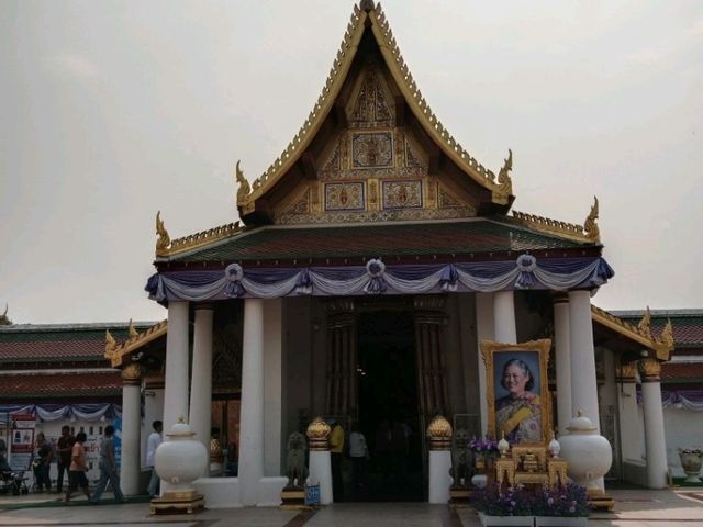 ไหว้พระขอพร วัดพระศรีรัตนมหาธาตุ