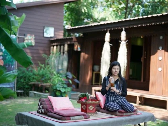  หนีร้อนไปนั่งจิบเครื่องดื่มเย็นๆที่บ้านมะขวิด