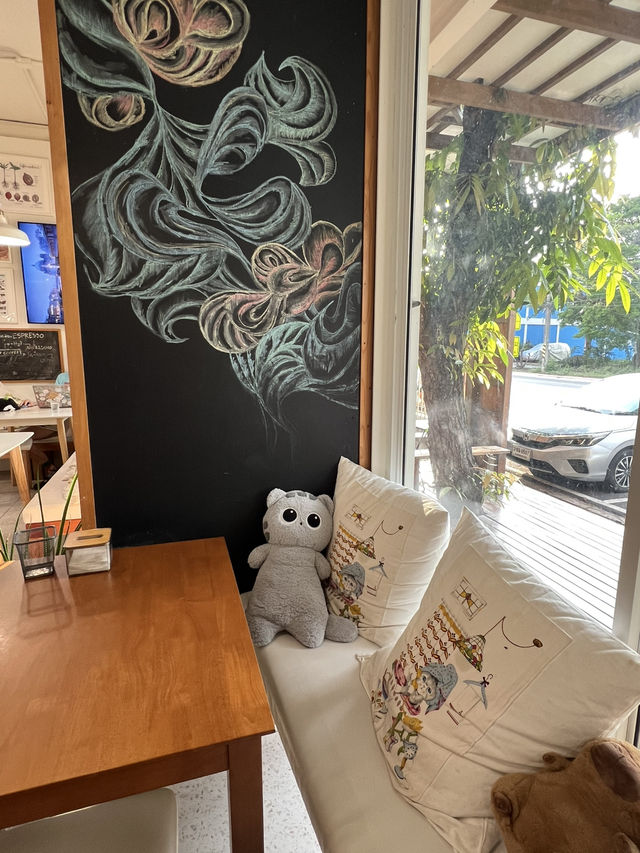 Back to School Cafe & Roastery📚 คาเฟ่ธีมโรงเรียน