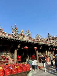 Where Generals Whisper and Pagodas Stand Still: A Day at Tonghuai Guan Yue Temple