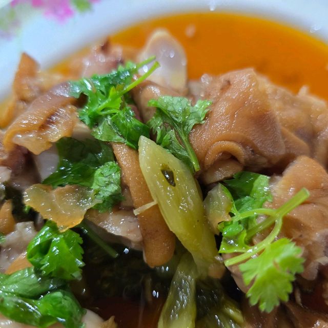 ร้านข้าวขาหมู ในตำนานของนครปฐม