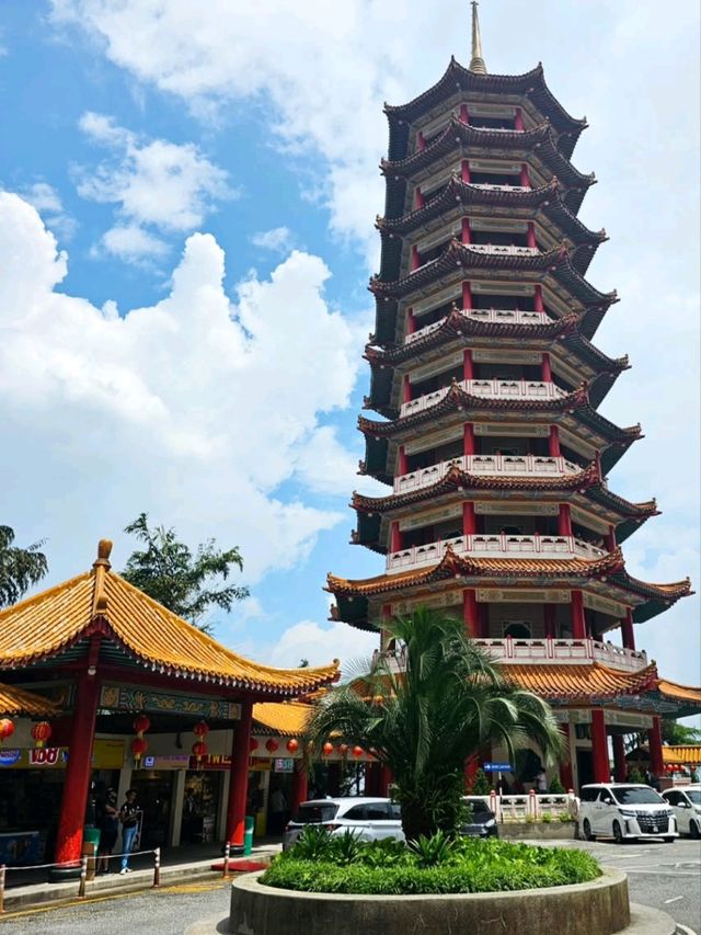 🌄 Chin Swee Caves Temple: Genting’s Spiritual Gem! 🏯✨