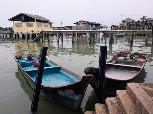 Kukup Laut: Where Stilt Houses, Seafood Feasts & Sunset Karaoke Collide🦀🎤