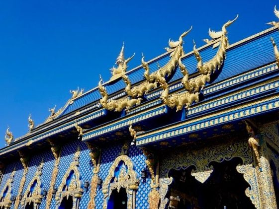 "Chiang Rai in 3 Days: Blue Temples, Hill Tribes & the Most Instagrammable Noodles Ever 🏯💙" 