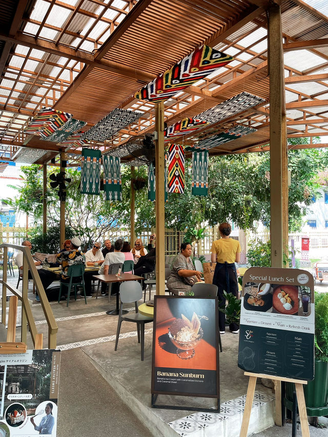 🍲🌿 曼谷！SIAM ORIGINS：品味泰國風味，享受優美環境！🌟🍜