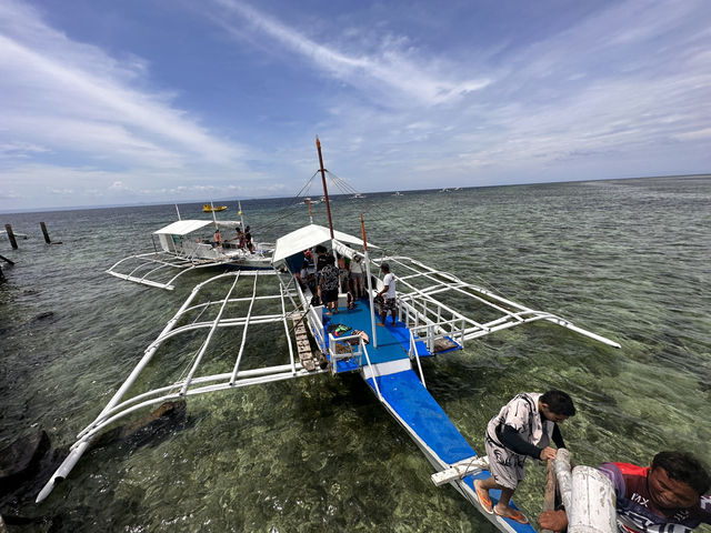 【セブ島・アイランドホッピング】  エメラルドの海をボートで駆け抜けて、南国の離島を巡る旅