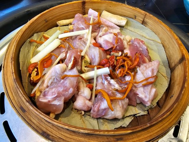 隱藏於~旺角塘尾道61號1樓~鮮味蒸滾鍋。